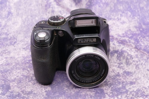 Fujifilm fine pix s700 1 - pix,